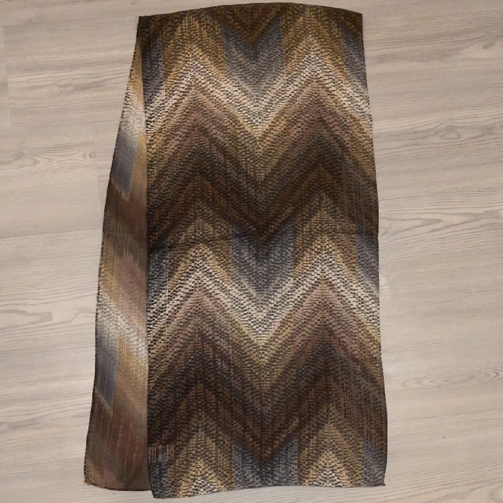 Echo Textured Brown and Black Scarf